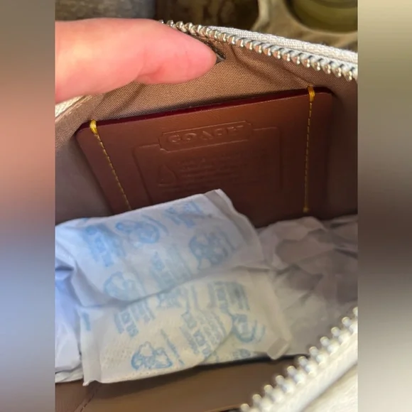 Authentic COACH 1941 Signature jacquard/Glovetanned turnlock zip closure Crosby - Picture 9 of 15